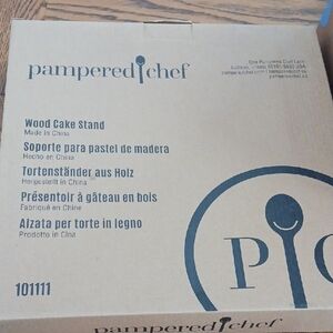 New Pampered Chef Natural Wood Display Stand